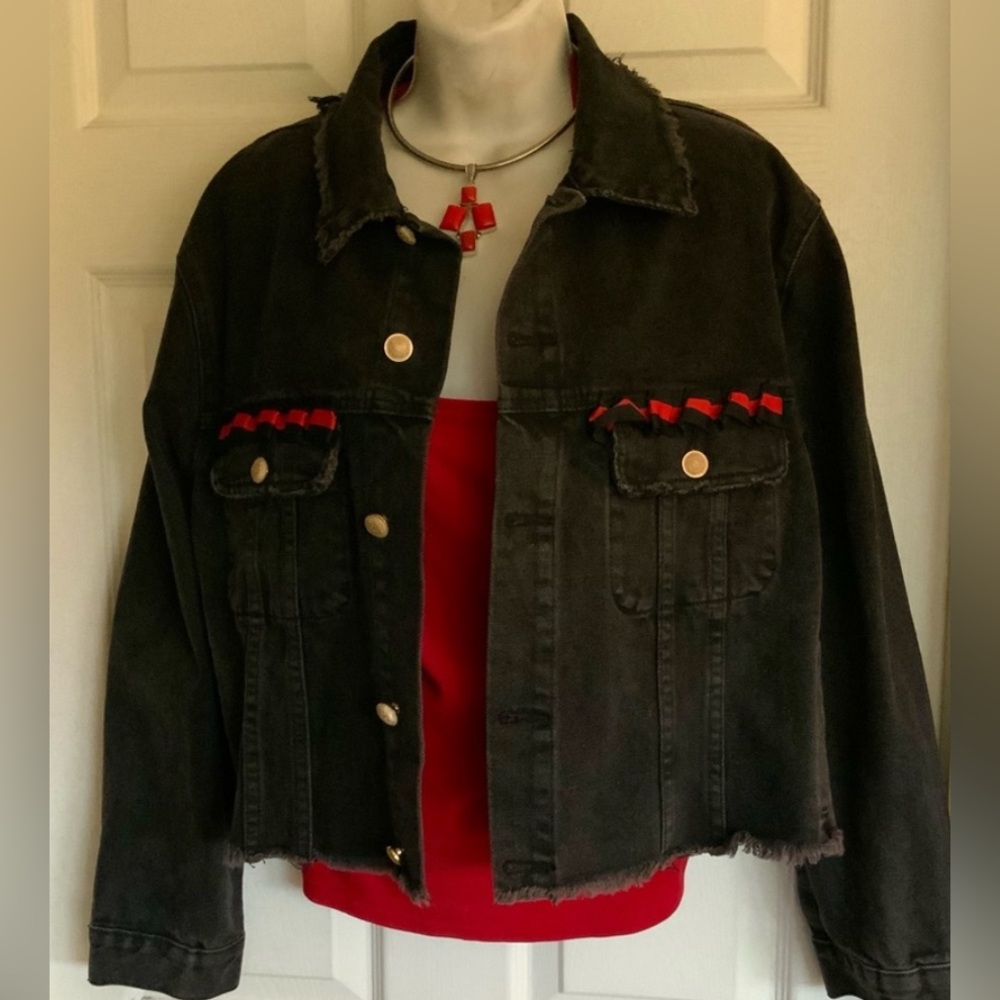 🔥SALE🔥Black Denim Jacket is on 🔥 with Red Ribbon Accents by Signature Size L